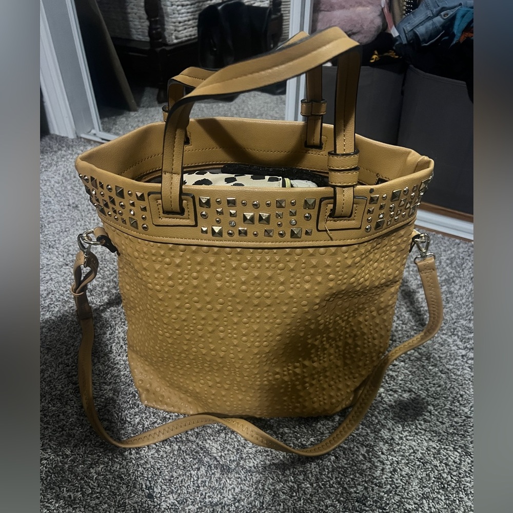 Studded bag - Picture 2 of 5